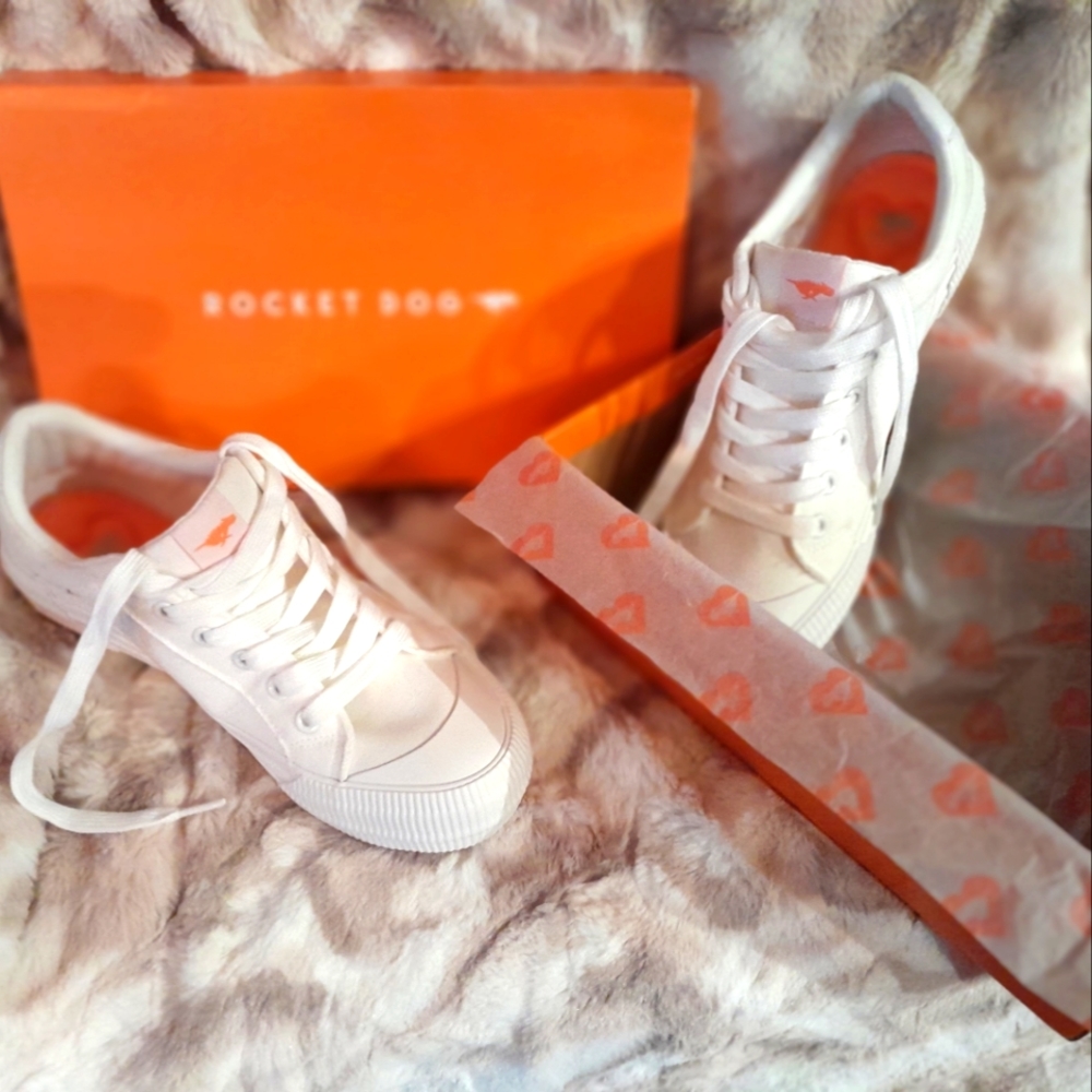Rocket Dog white shoes 8